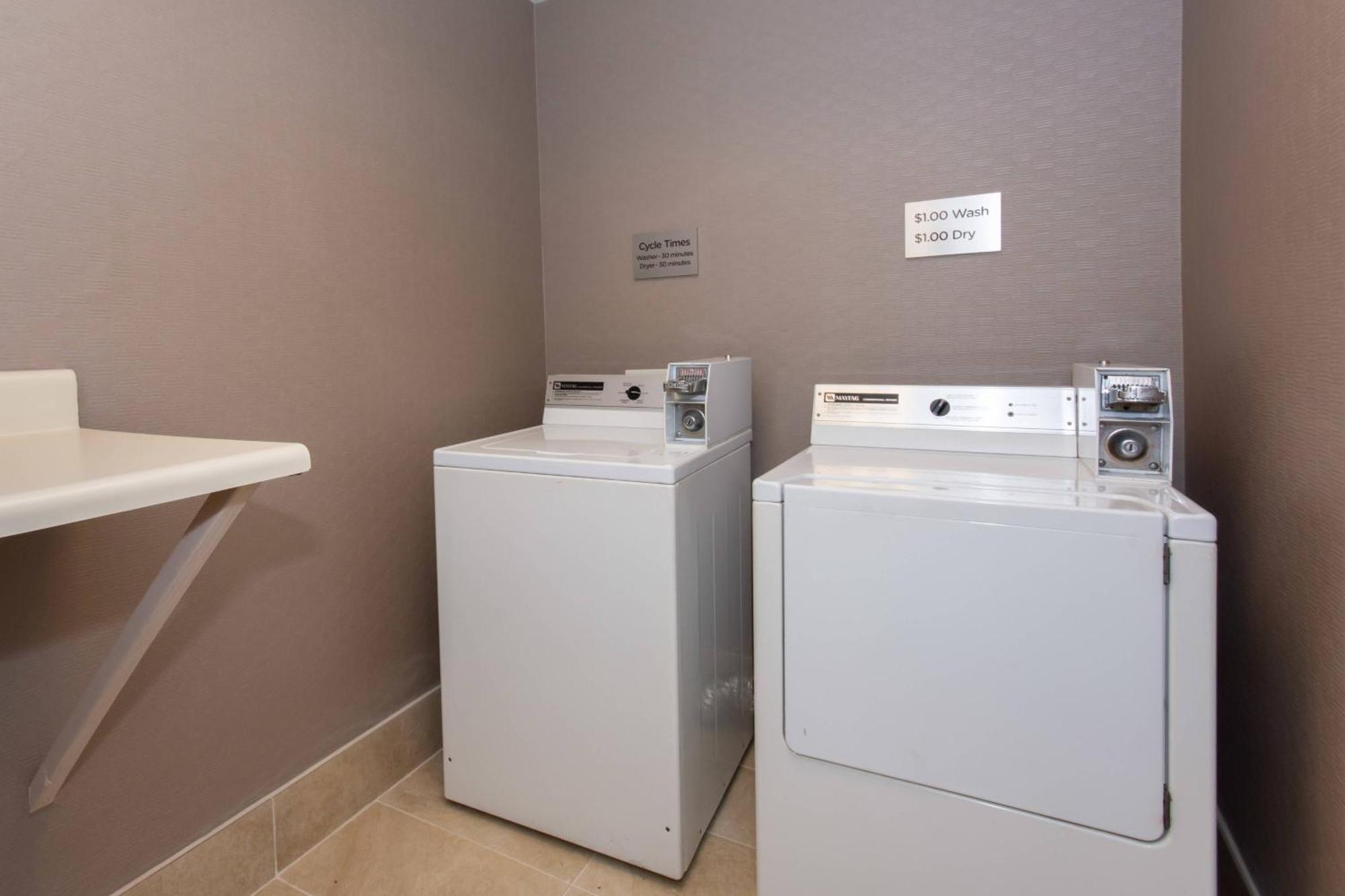 Courtyard By Marriott Charlotte Lake Norman Huntersville Exterior photo