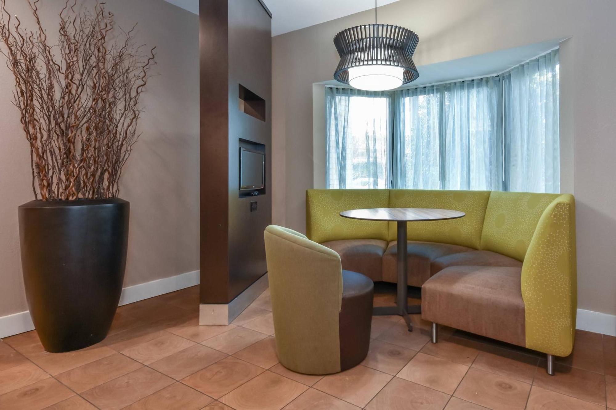 Courtyard By Marriott Charlotte Lake Norman Huntersville Exterior photo